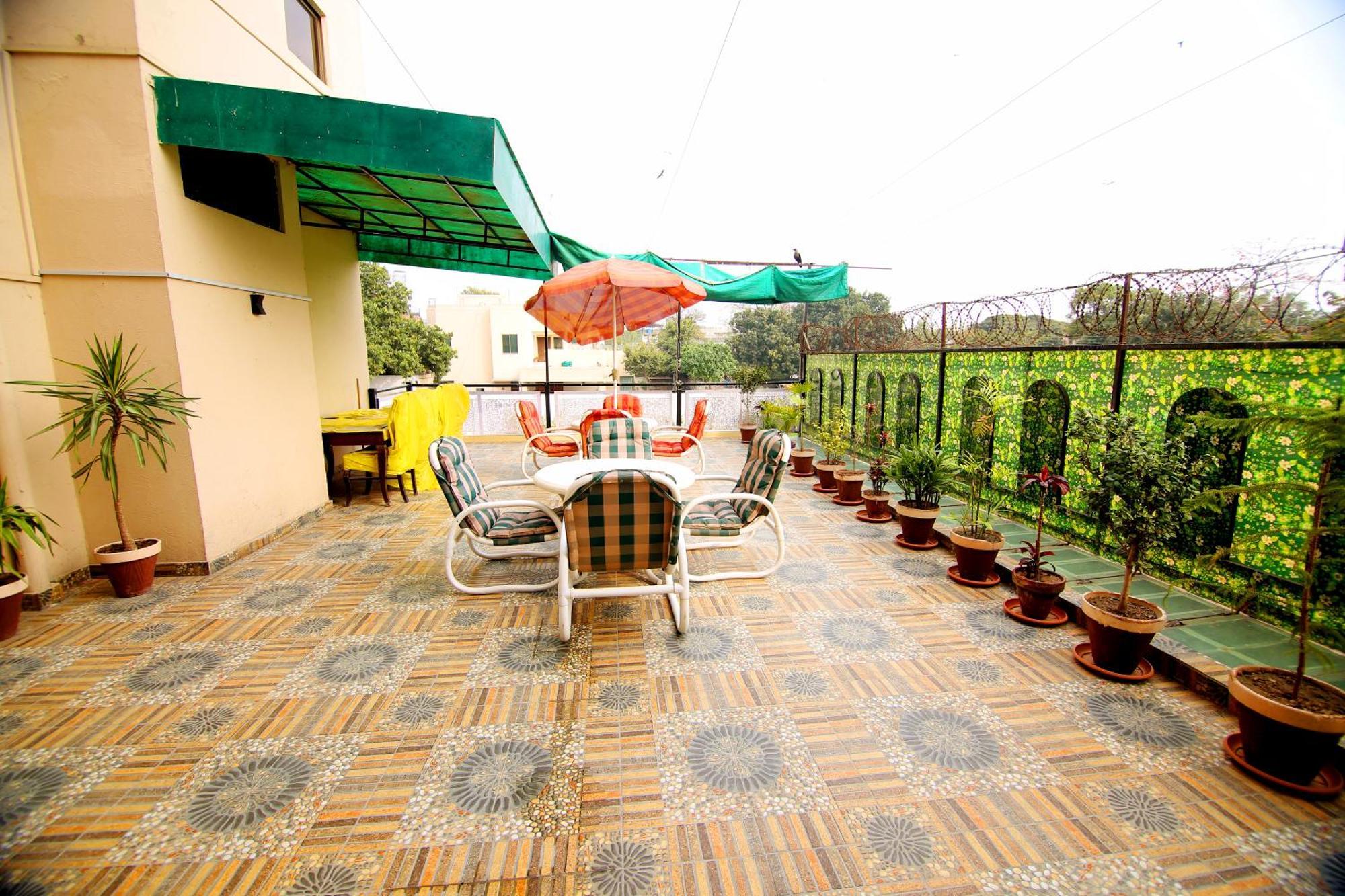 Premier Inn Grand Gulberg Lahore Exterior foto